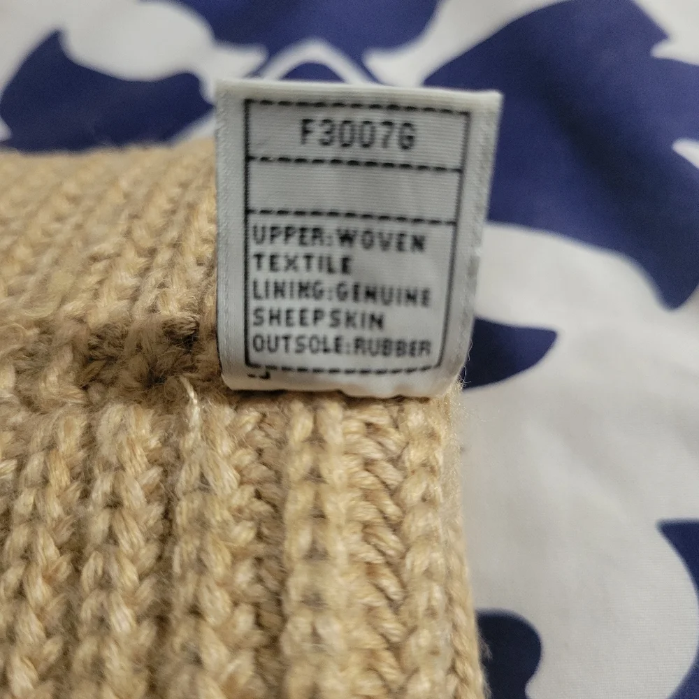 Ugg Brown Cardy Knit Boots - Picture 8 of 9